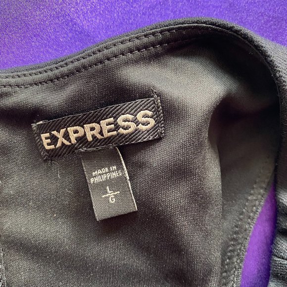 📌Express Look at this backside! Timeless Rayon Blend Sleeveless Top - Picture 11 of 12